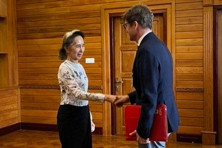 Myanmar's detained former leader Aung San Suu Kyi has rare meeting with International Red Cross | iNFOnews.ca