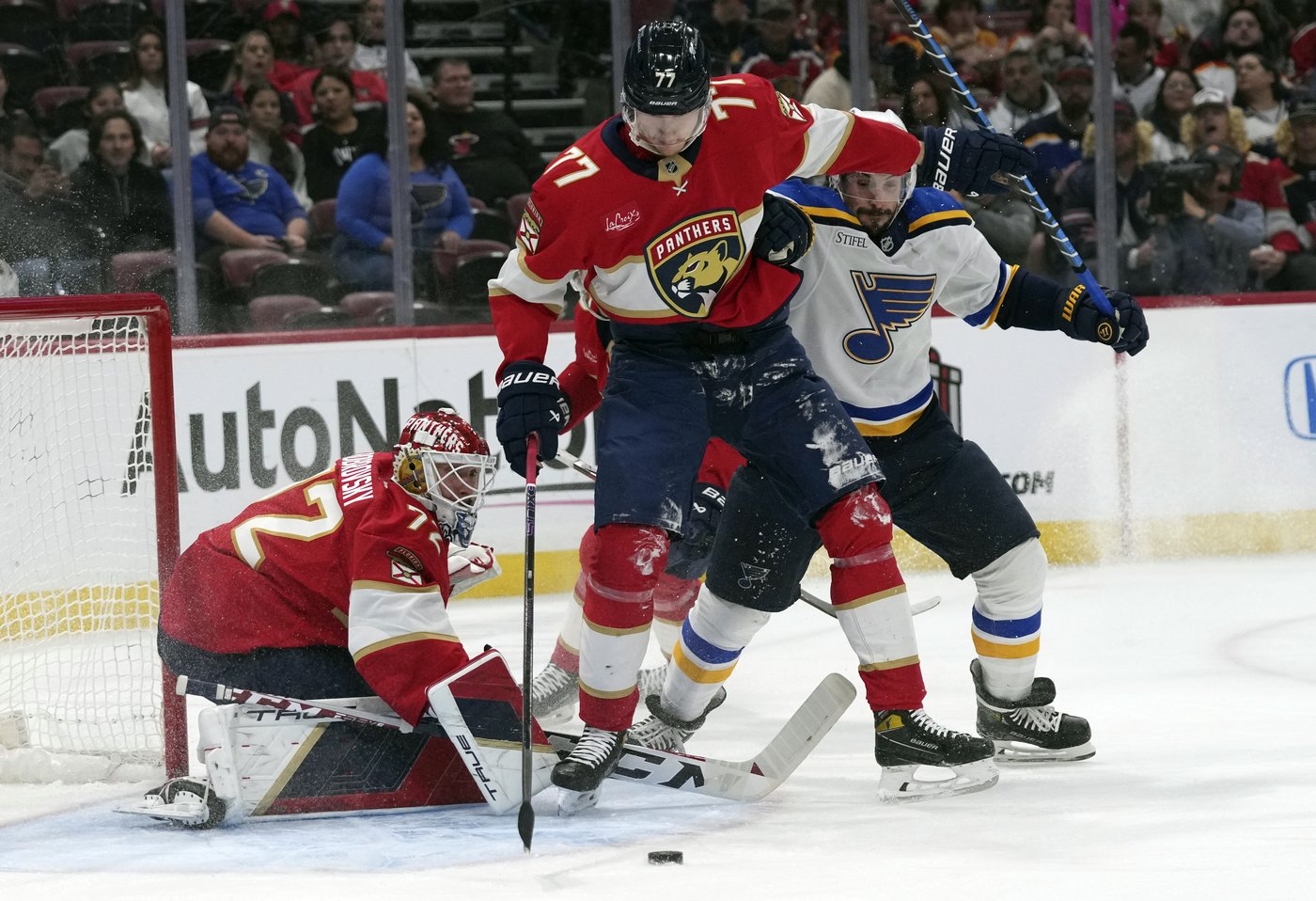 Barkov scores power-play goal late in OT, Panthers beat Blues 2-1 | iNFOnews.ca
