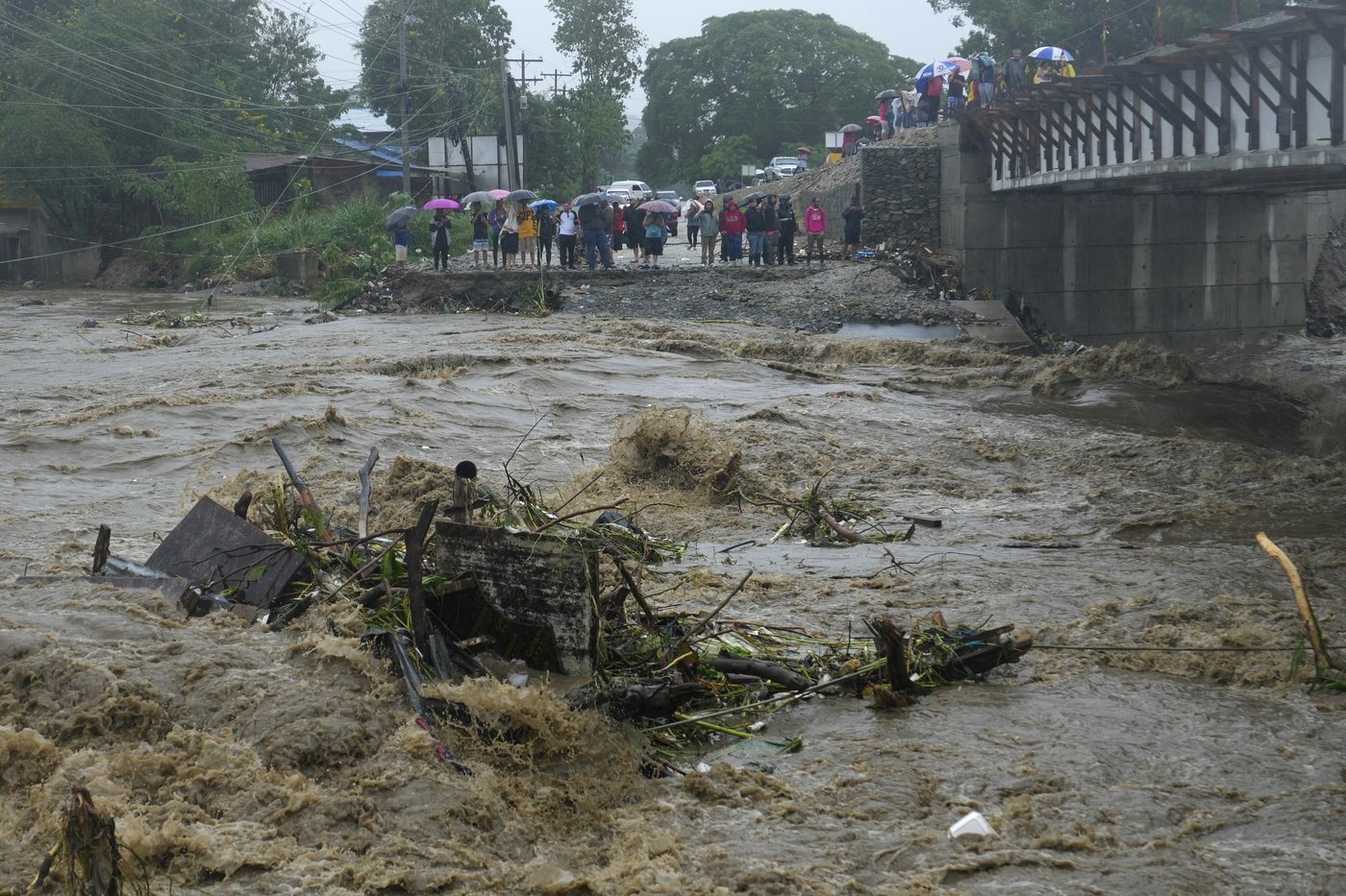 Tropical Storm Sara drenches Honduras’ northern coast with flash flooding and mudslides in forecast | iNFOnews.ca Tropical Storm Sara drenches Honduras’ northern coast with flash flooding and mudslides in forecast | iNFOnews.ca