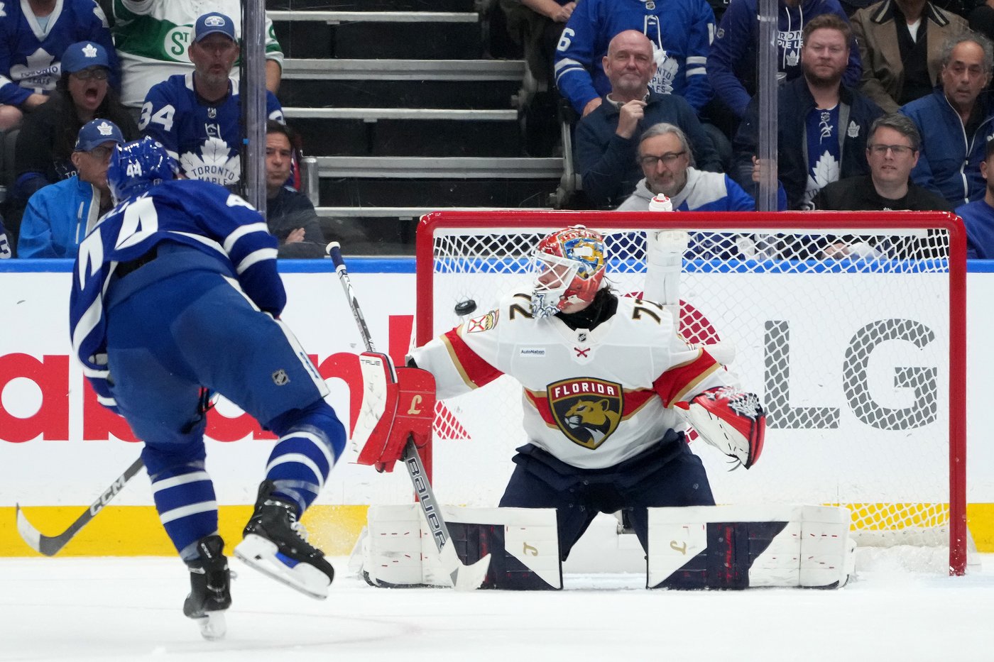 Panthers goalie Sergei Bobrovsky turns in mediocre performance in Game 1 loss | iNFOnews.ca Panthers goalie Sergei Bobrovsky turns in mediocre performance in Game 1 loss | iNFOnews.ca