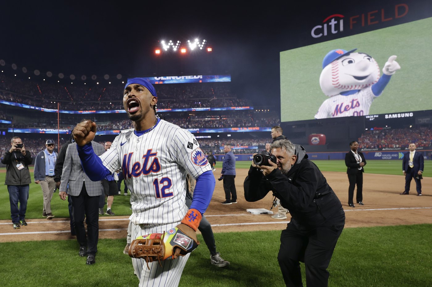 'Big Spender' is the theme music for MLB final four as high-payroll Mets, Yankees, Dodgers reach LCS | iNFOnews.ca 'Big Spender' is the theme music for MLB final four as high-payroll Mets, Yankees, Dodgers reach LCS | iNFOnews.ca