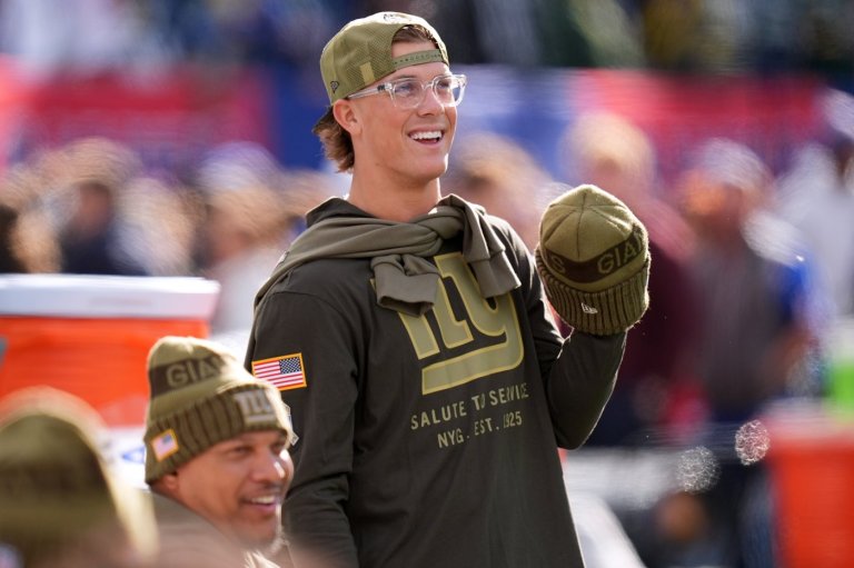 Jaxson Dart is progressing toward playing for the Giants at Detroit, interim coach Mike Kafka says | iNFOnews.ca