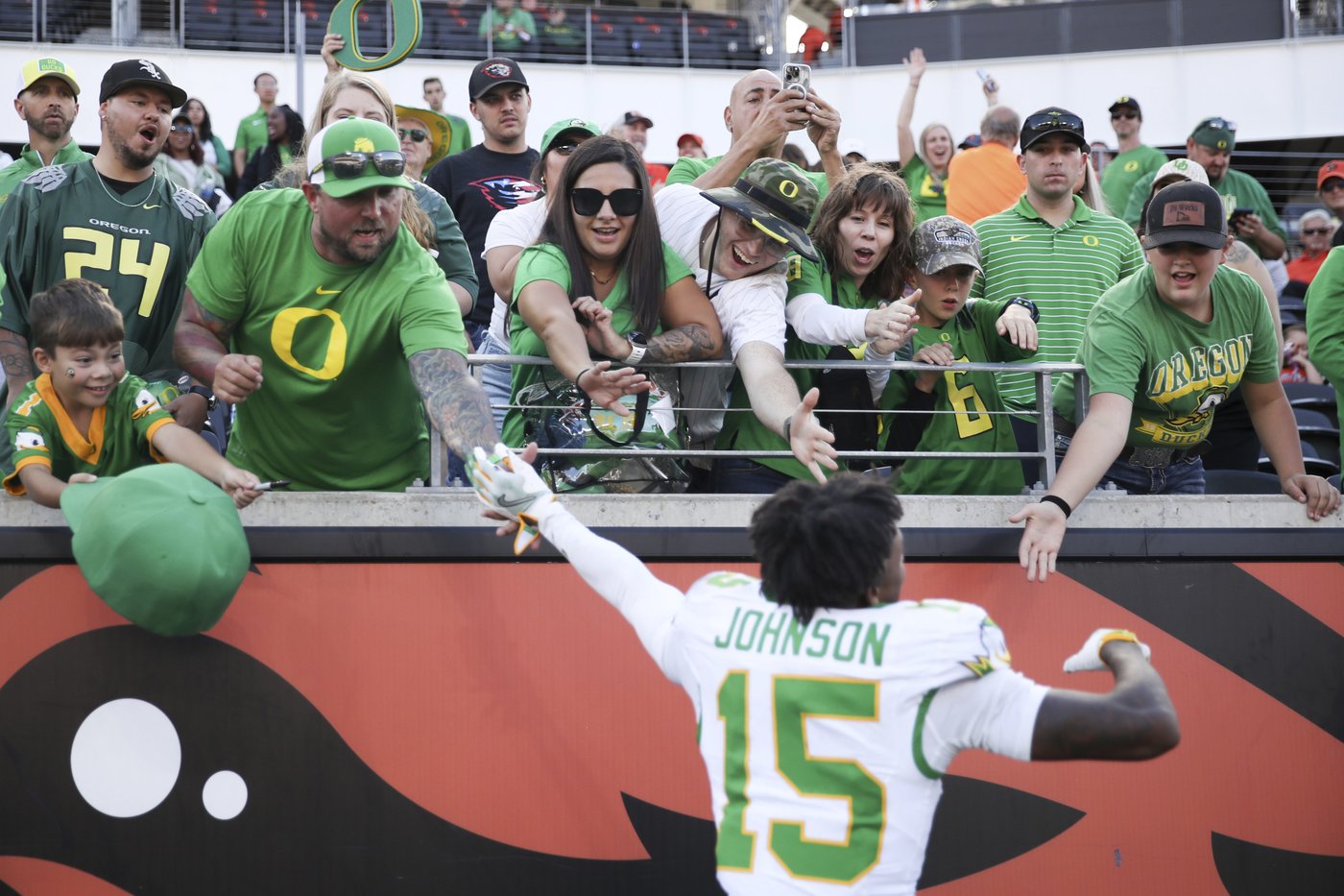 Oregon receiver Tez Johnson looks forward to third-ranked Ducks' duel with No. 2 Ohio State | iNFOnews.ca