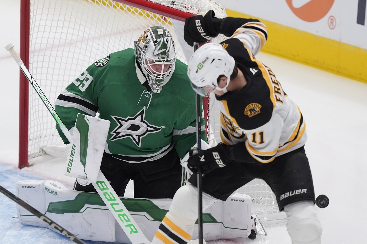Dadonov scores 2 goals, including a penalty shot, as the Stars beat the Bruins 7-2 | iNFOnews.ca