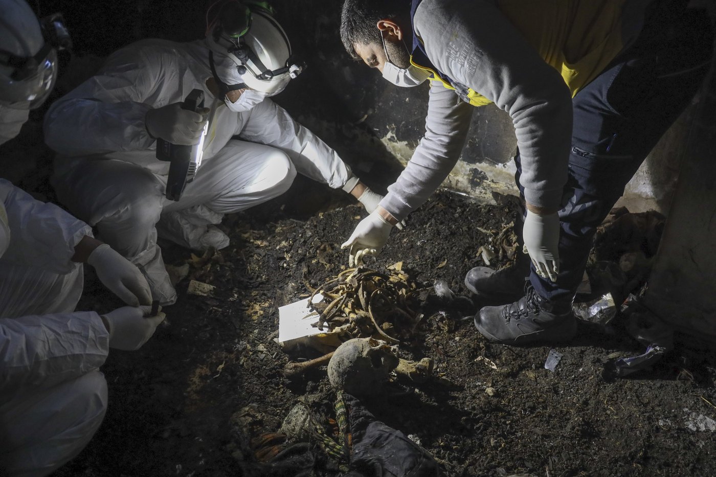 The discovery of brutal mass graves in Syria reveals Assad's legacy of horror | iNFOnews.ca