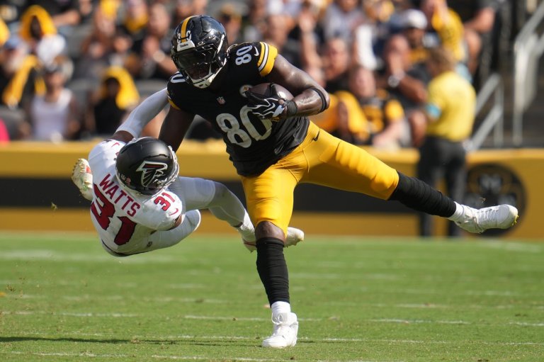 McCarthy stays vague as Steelers sit Joey Porter Jr. amid back rehab, contract limbo | iNFOnews.ca