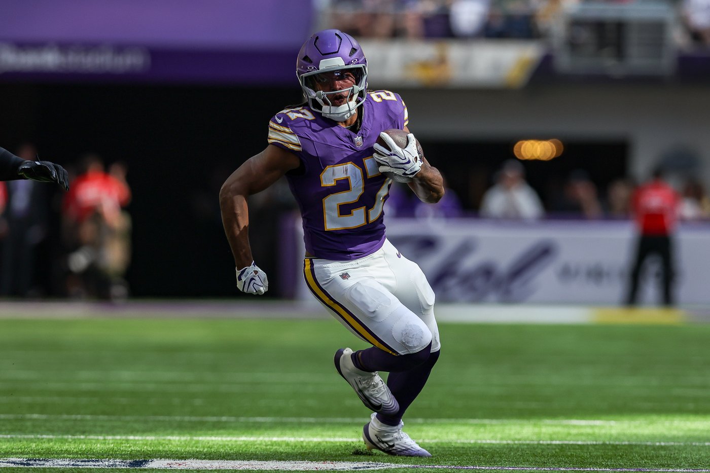 Vikings return RB Jordan Mason from injured reserve after broken thumb kept him out the last 4 games | iNFOnews.ca