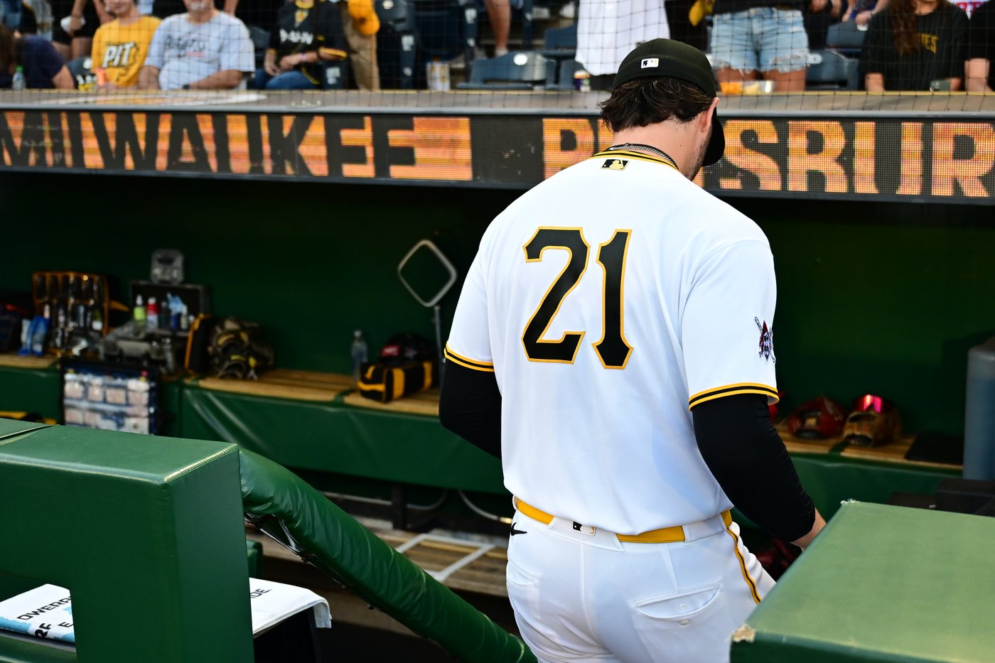 Misiorowski tosses 5 shutout innings, Brewers top Pirates 5-1 to win 4th straight NL Central title | iNFOnews.ca