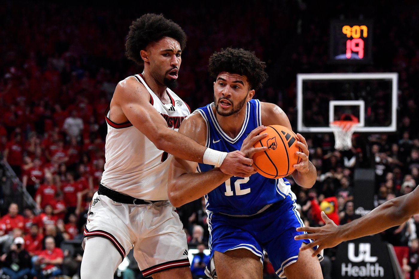 Cameron Boozer scores 27, hot-shooting No. 6 Duke rallies past No. 20 Louisville 84-73 | iNFOnews.ca