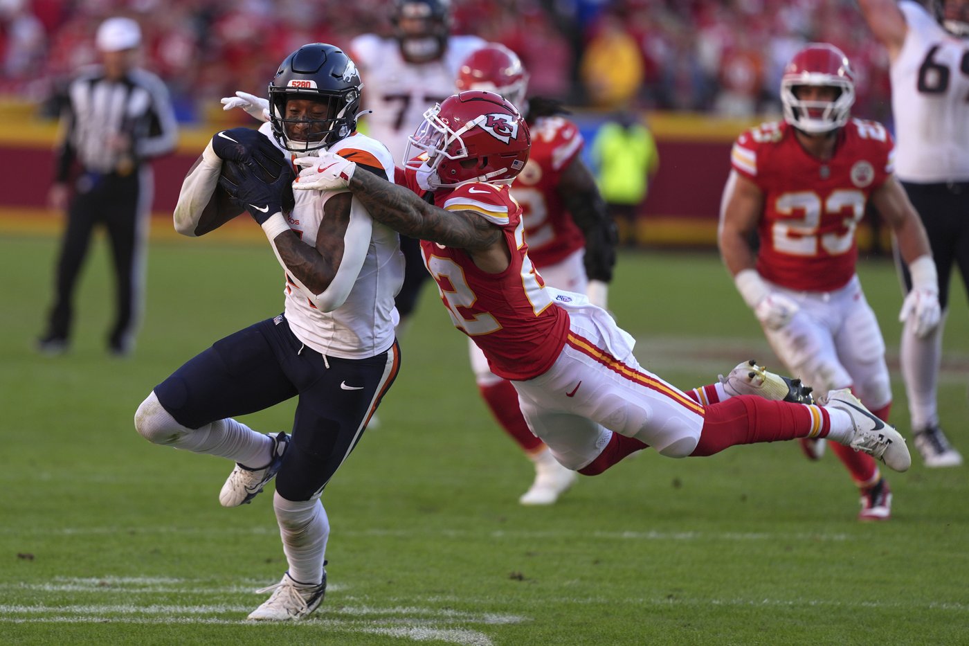 Imperfect Chiefs remain perfect by delivering again on the final play, this time against Denver | iNFOnews.ca