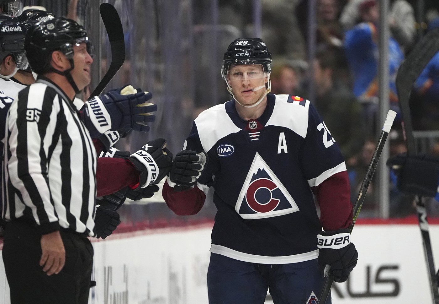 NHL linesman leaves game after collision with Toews | iNFOnews.ca NHL linesman leaves game after collision with Toews | iNFOnews.ca