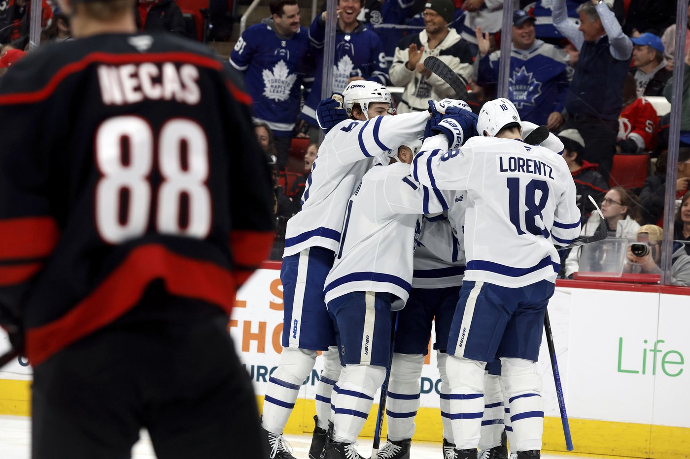 Jordan Staal scores hat trick to lead Hurricanes to 6-3 win over Maple Leafs | iNFOnews.ca