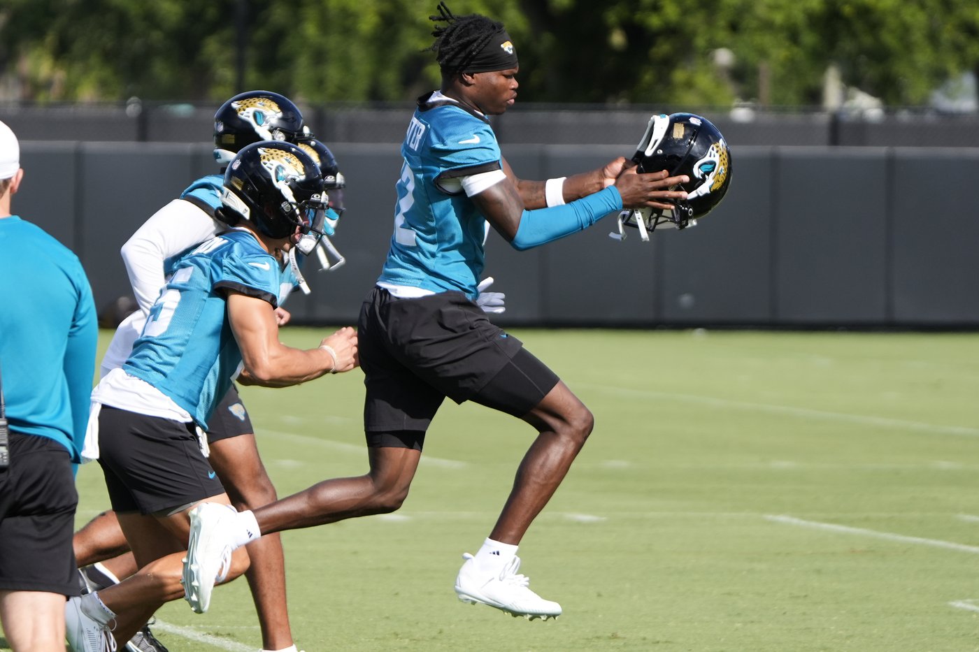 Two-way college star Travis Hunter signs 4-year, $46.6M rookie contract with the Jaguars | iNFOnews.ca Two-way college star Travis Hunter signs 4-year, $46.6M rookie contract with the Jaguars | iNFOnews.ca