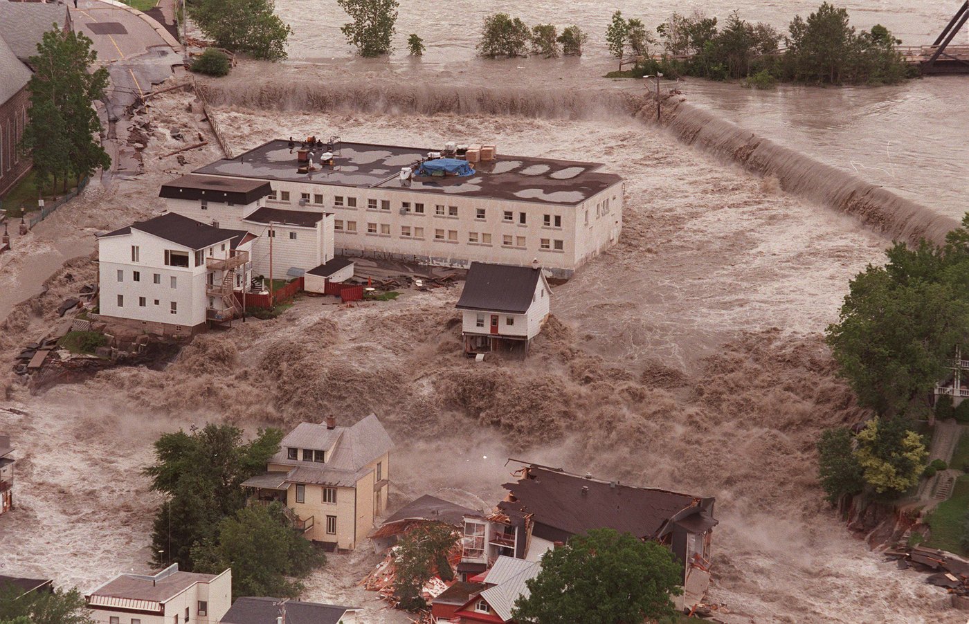 'Still makes me sad': Memories of devastating Saguenay flood 30 years on | iNFOnews.ca