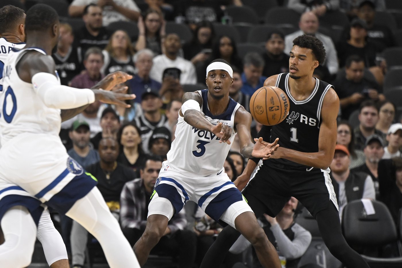 Johnson and Paul lead Spurs past Timberwolves 113-103 as Popovich misses game with illness | iNFOnews.ca