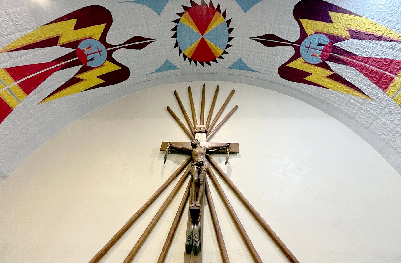 A Christian pastor called Arapaho ceremonies 'idol worship.' Now the tribe wants her church gone | iNFOnews.ca