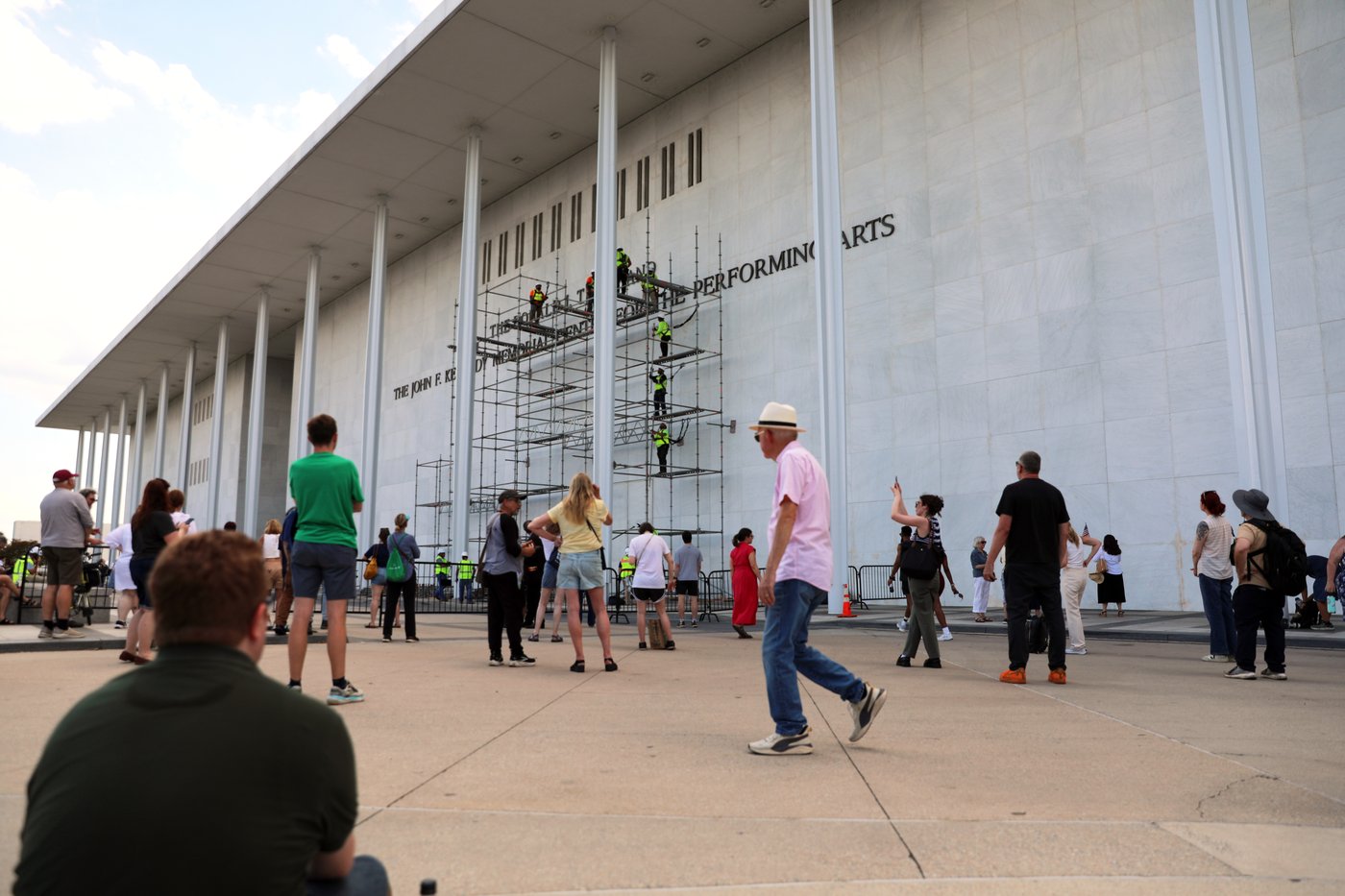 Workers prepare to remove Trump's name from the Kennedy Center, in photos | iNFOnews.ca