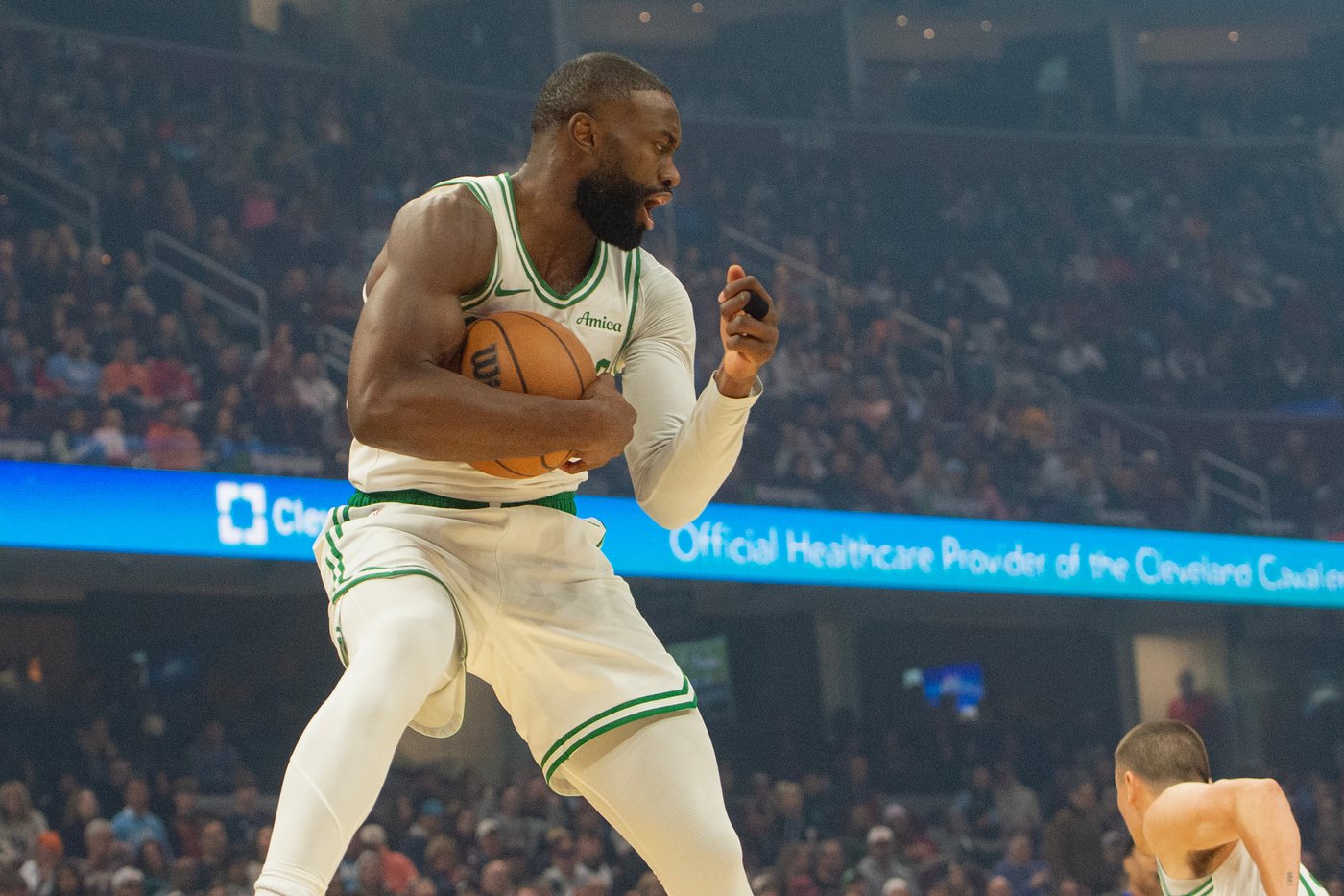 Payton Pritchard scores 42, Jaylen Brown gets triple-double as Celtics outlast Cavaliers 117-115 | iNFOnews.ca