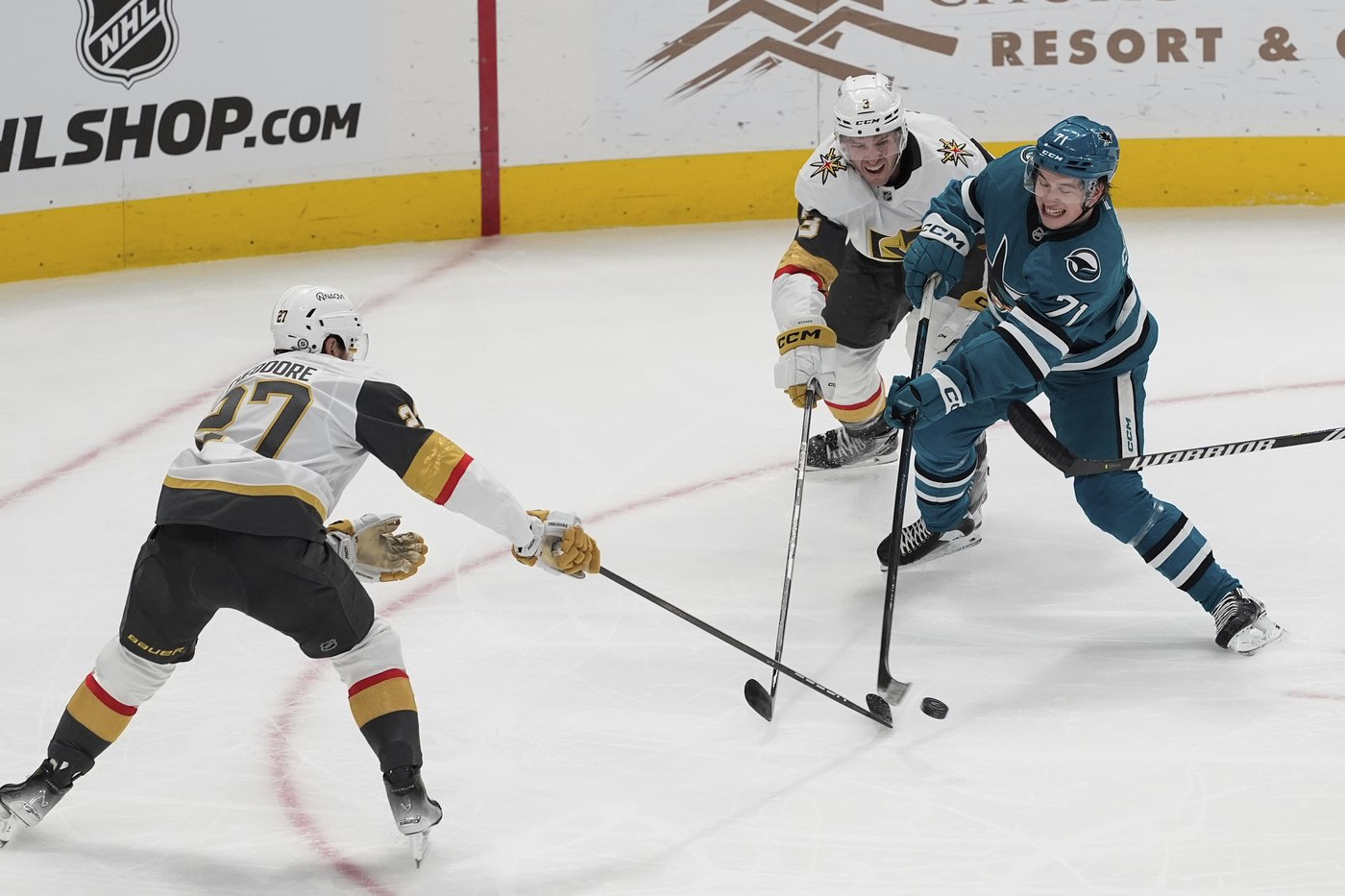 Golden Knights score 2 quick short-handed goals in 6-3 win over Sharks | iNFOnews.ca
