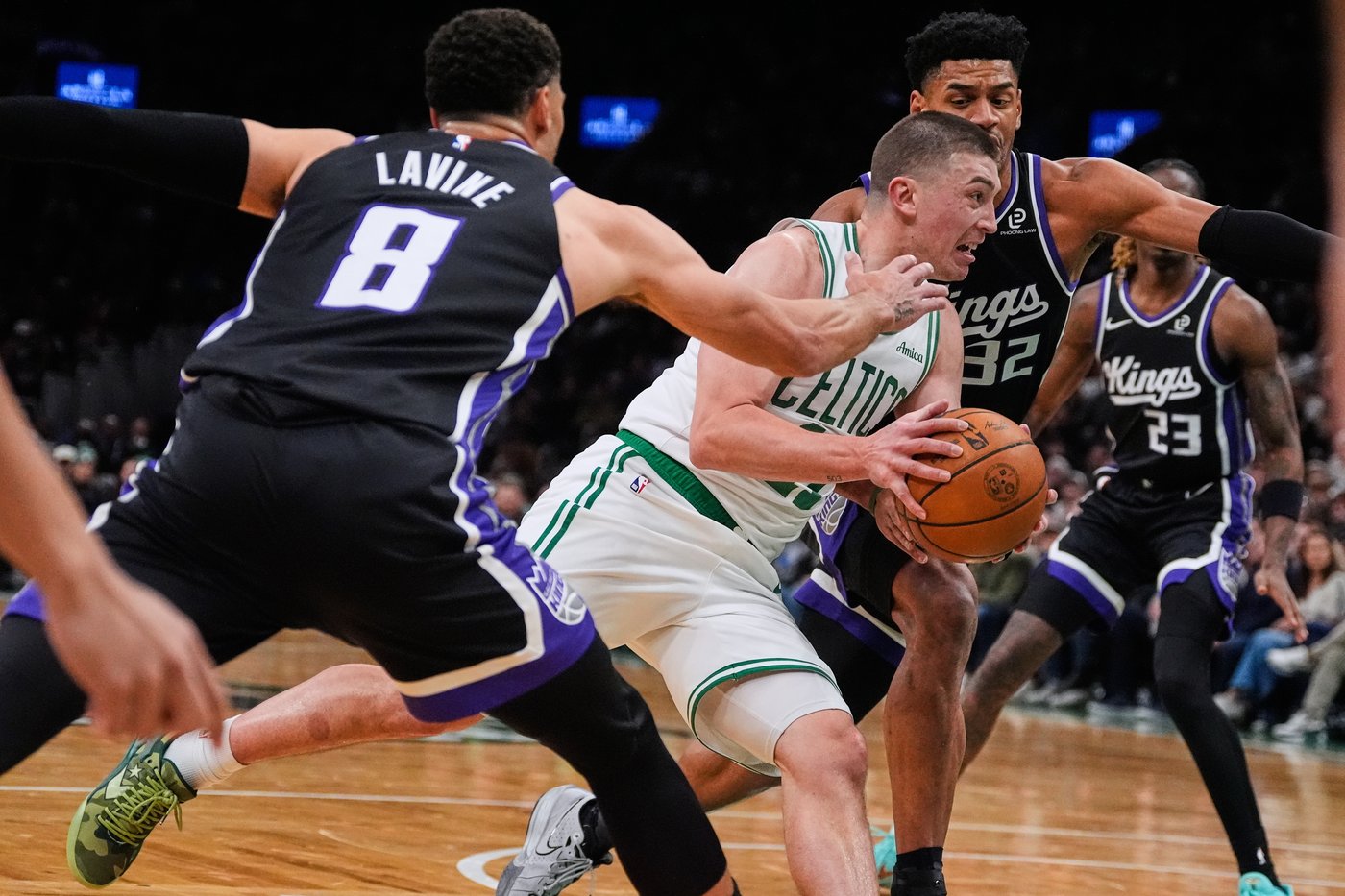 Pritchard scores 29 points to lead Celtics to dominant 112-93 win over Kings | iNFOnews.ca