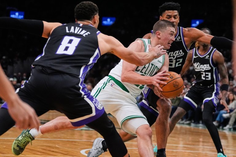 Pritchard scores 29 points to lead Celtics to dominant 112-93 win over Kings | iNFOnews.ca
