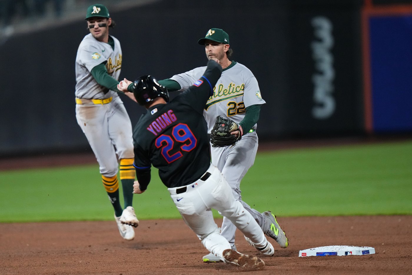 Jeff McNeil's emotional return to Citi Field includes 2 hits and a win | iNFOnews.ca