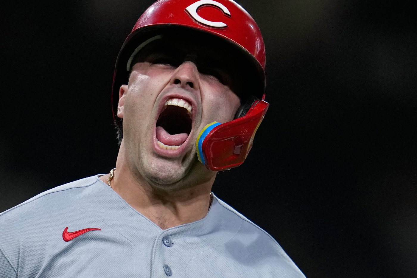 Sal Stewart's 11th-inning homer sends Reds past Padres 5-3, ending Cincy's 5-game skid | iNFOnews.ca