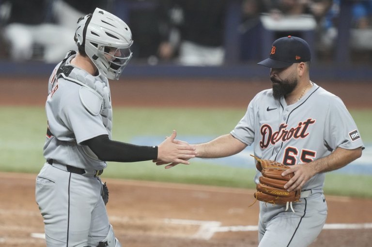 Urquidy returns from Tommy John surgery, Tigers beat Marlins 2-0 and tie for lead with 17th shutout | iNFOnews.ca