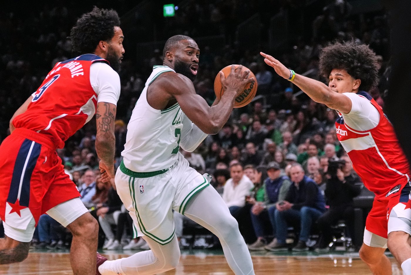 Brown scores 35 points in 26 minutes before watching Celtics coast to 136-107 win over Wizards | iNFOnews.ca
