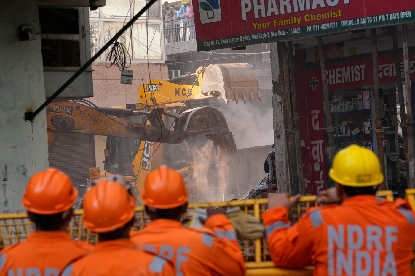 Rescuers look for survivors after New Delhi hostel collapse kills 7 | iNhome Rescuers look for survivors after New Delhi hostel collapse kills 7 | iNhome