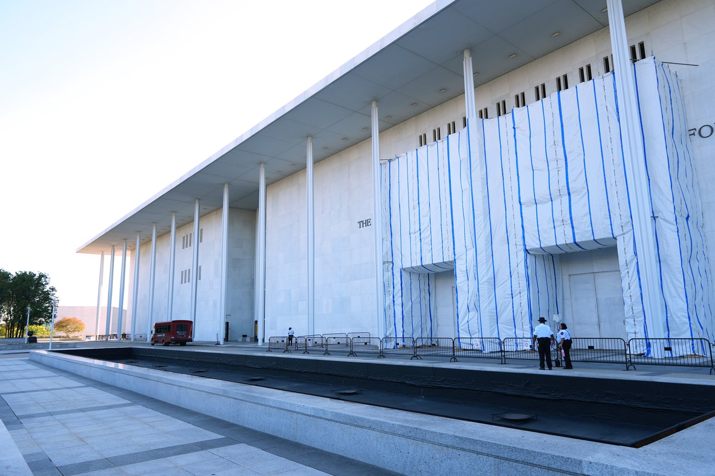 Kennedy Center will close for renovations after judge blocks returning Trump's name to building | iNFOnews.ca