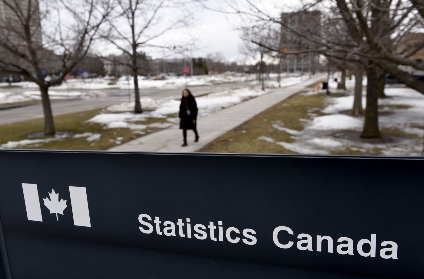 GDP per capita falls for sixth straight quarter, economists split on rate cut size | iNFOnews.ca