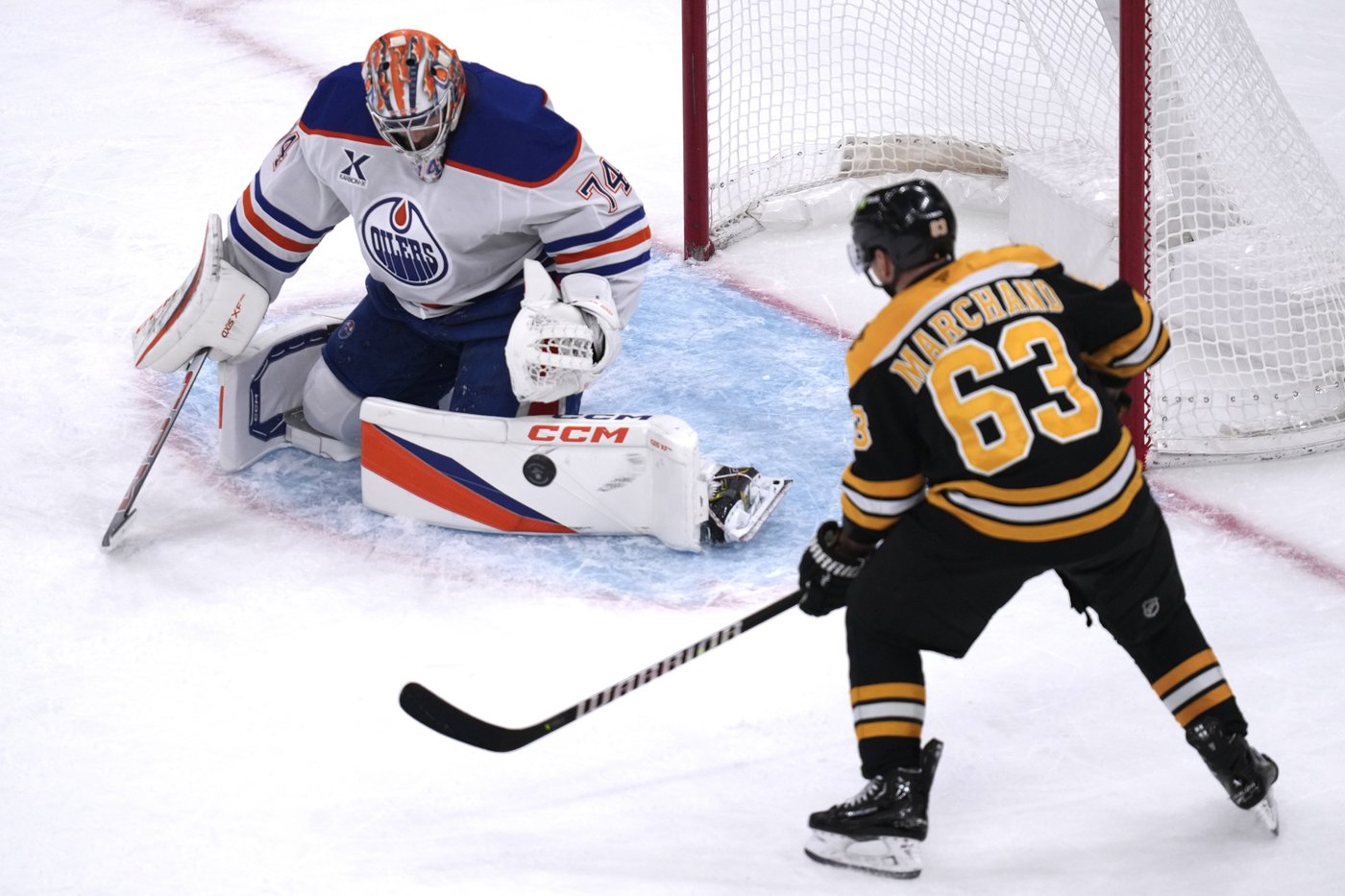 Henrique scores a pair as Oilers beat struggling Bruins 4-0 | iNFOnews.ca Henrique scores a pair as Oilers beat struggling Bruins 4-0 | iNFOnews.ca