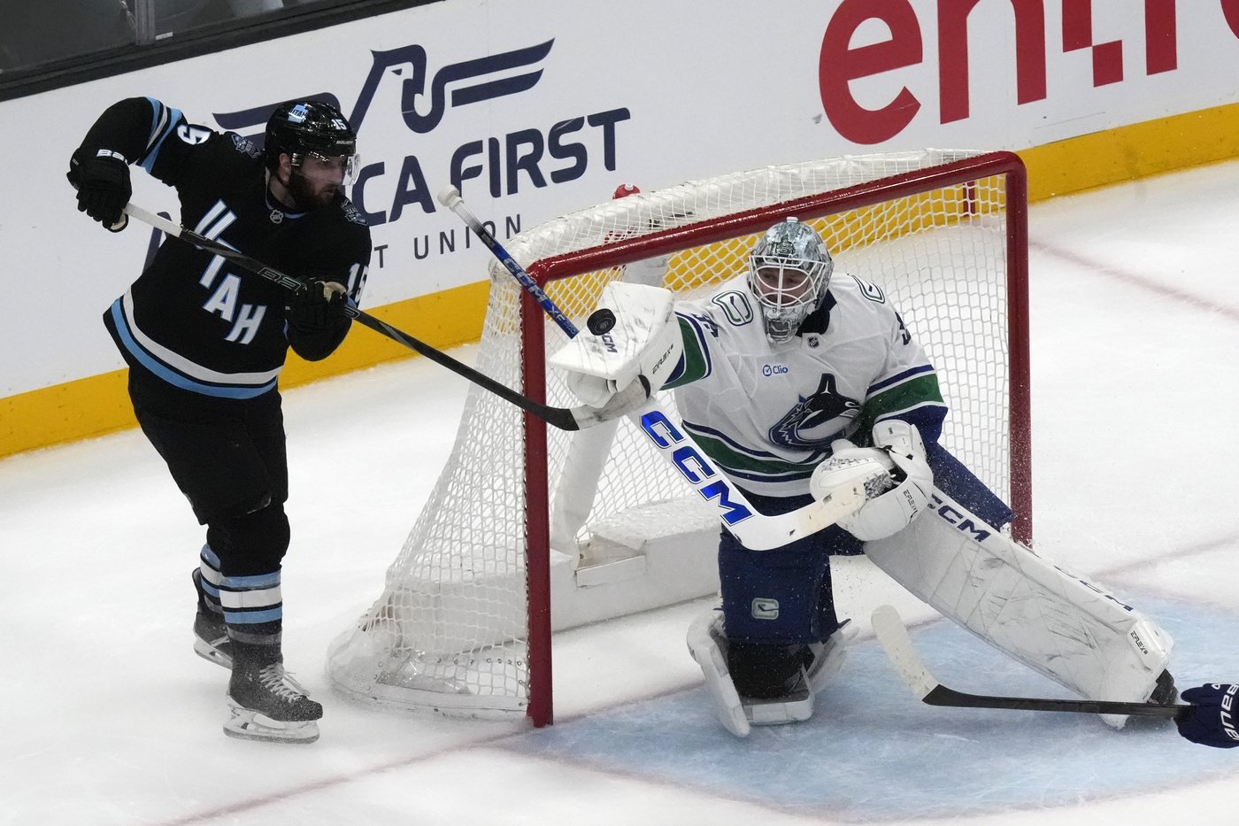 Mikhail Sergachev scores in OT to lift Utah over the Canucks 3-2 | iNFOnews.ca Mikhail Sergachev scores in OT to lift Utah over the Canucks 3-2 | iNFOnews.ca