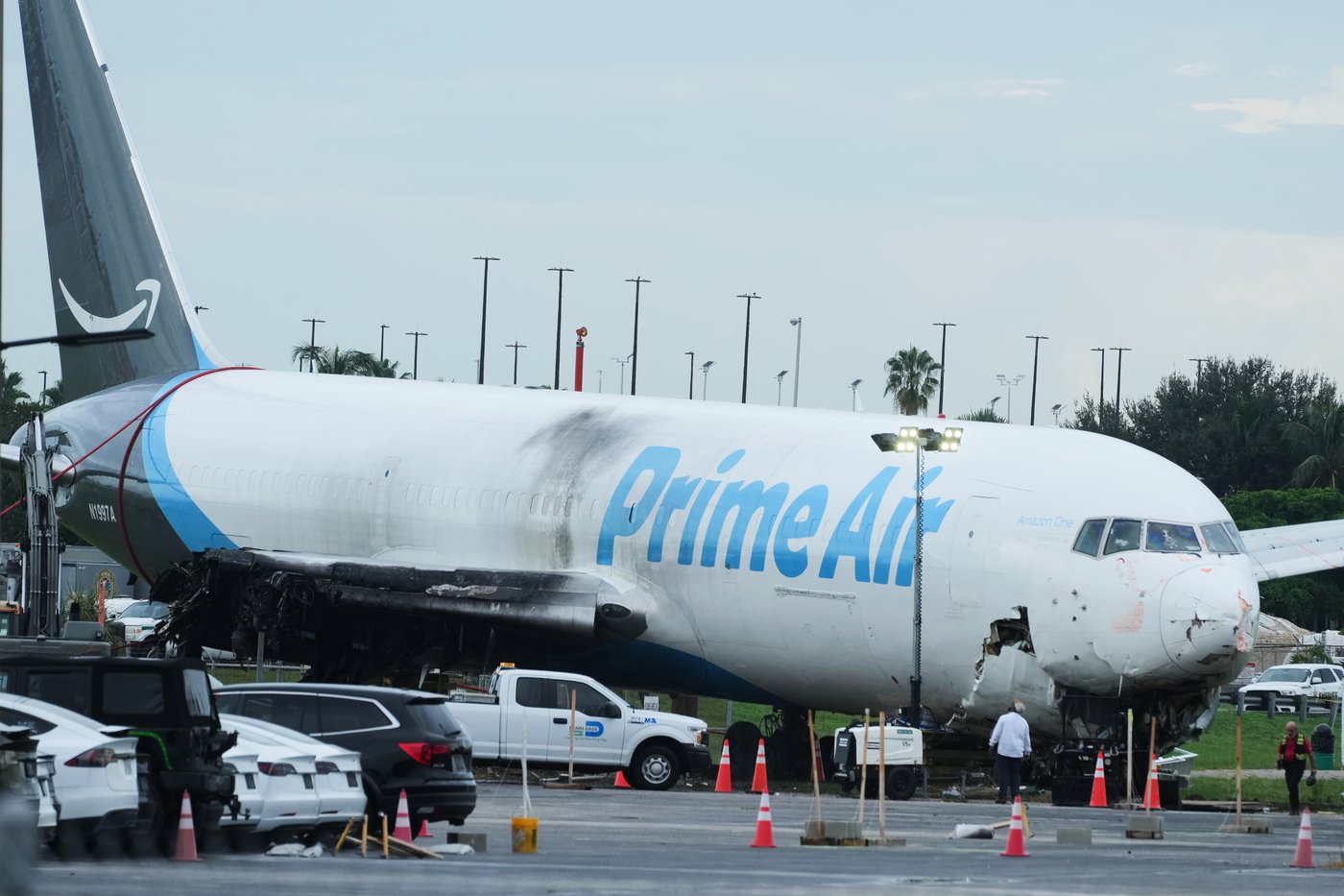 Amazon suspends use of 21 Air, cargo carrier whose plane careened off Miami runway | iNFOnews.ca