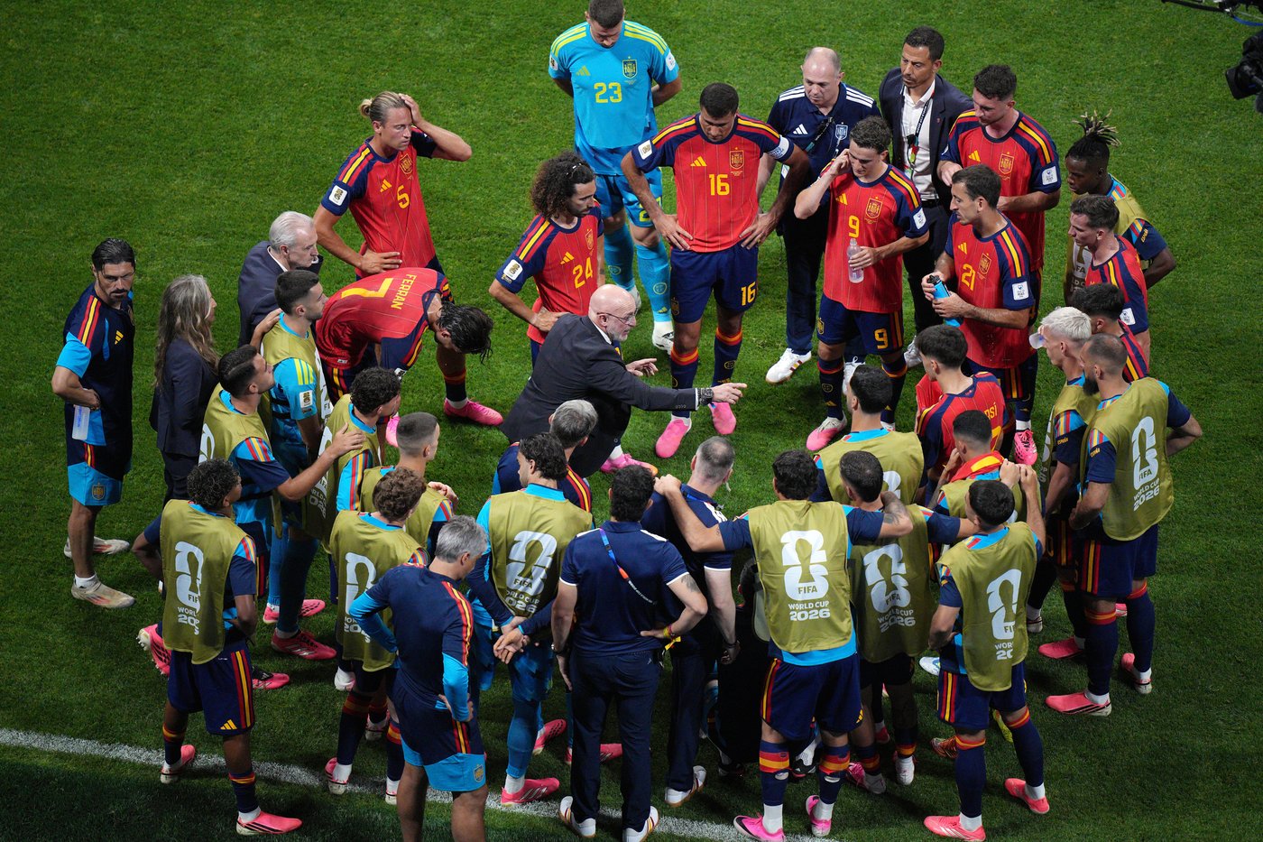 FIFA hydration breaks spark backlash and blamed for killing momentum at World Cup | iNFOnews.ca FIFA hydration breaks spark backlash and blamed for killing momentum at World Cup | iNFOnews.ca