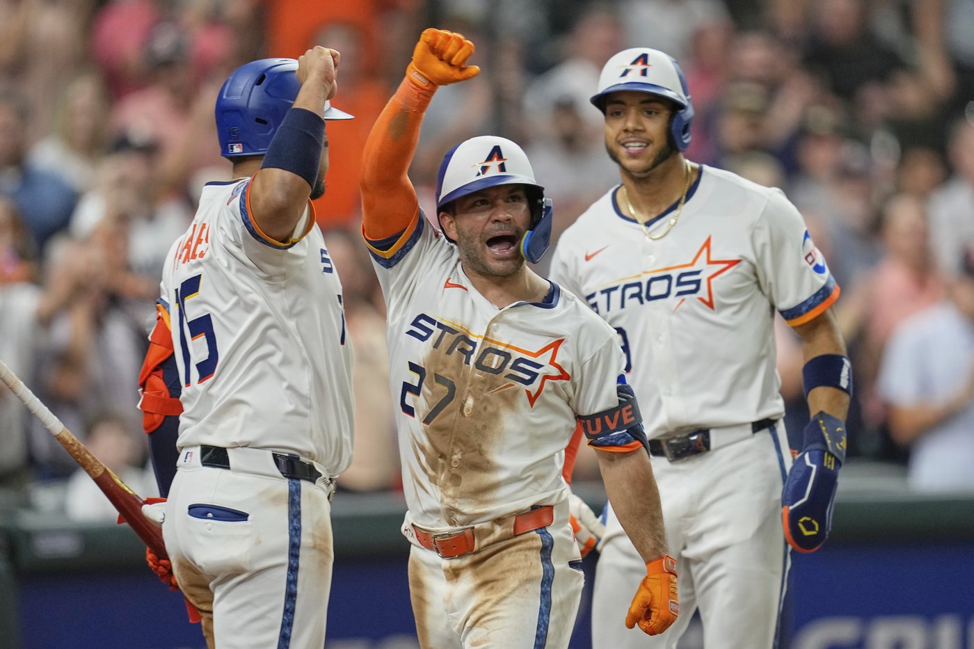 Altuve and Walker each hit a 2-run homer to help the Astros beat the Tigers 8-5 | iNFOnews.ca