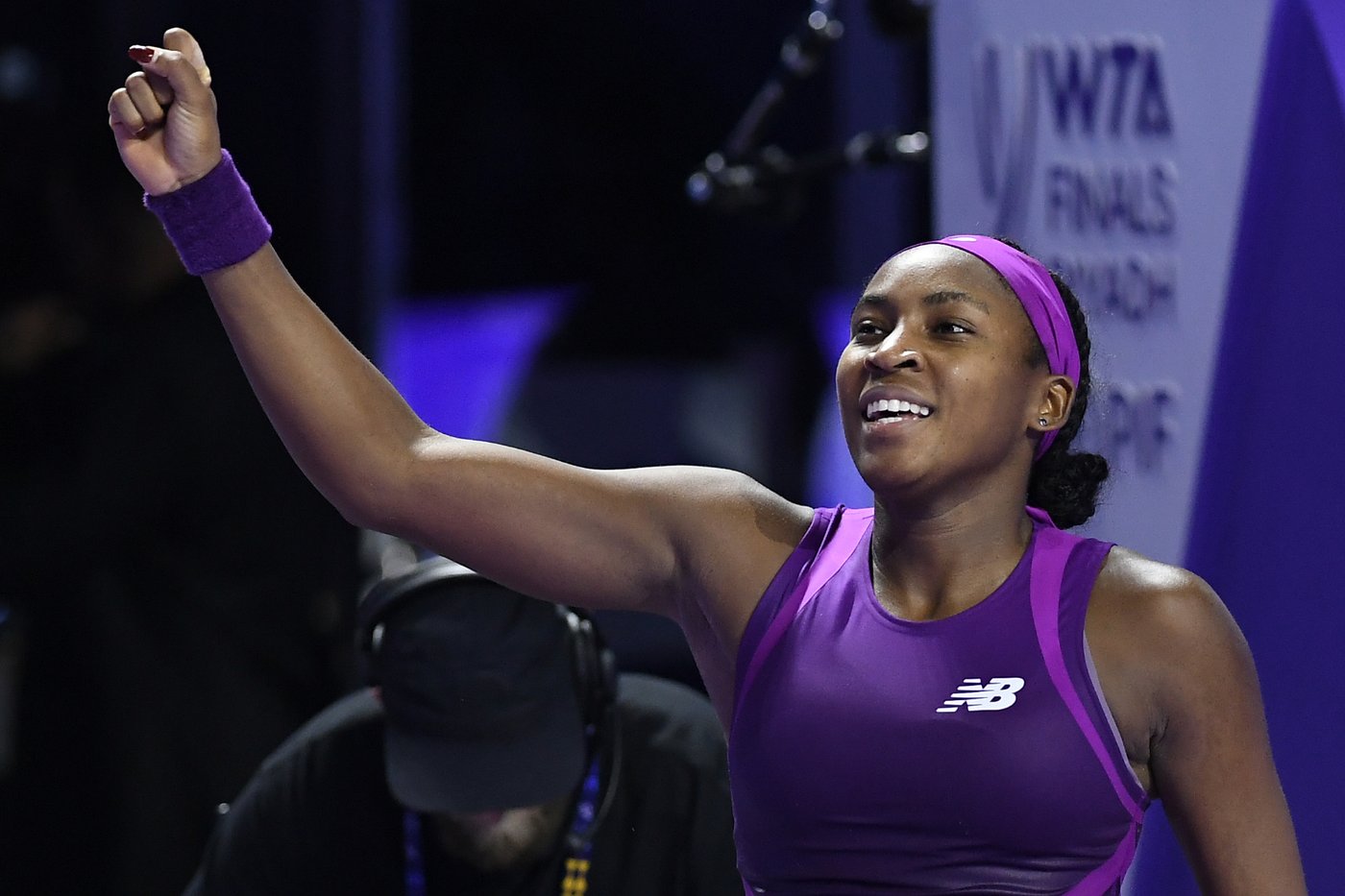Coco Gauff wins WTA Finals for the first time by rallying to beat Zheng Qinwen | iNFOnews.ca