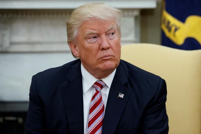 Frustrated Trump aims at former FBI head, as new questions swirl | iNFOnews.ca CP114524258