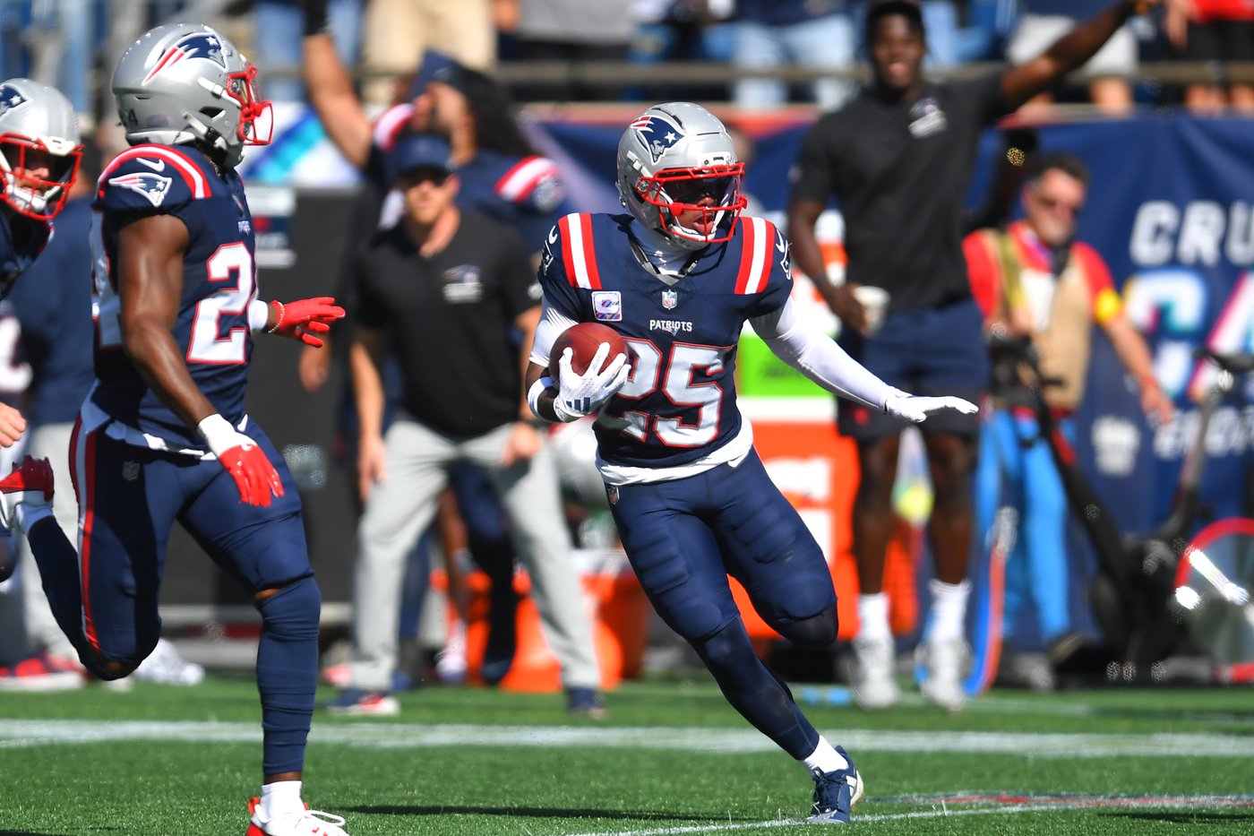 Marcus Jones' punt returns fuel Patriots' rout of Panthers | iNFOnews.ca