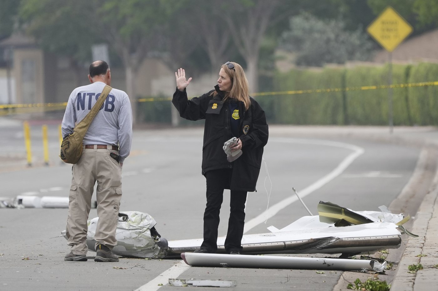 Runway lights weren't working as pilot tried to land at foggy San Diego airport before fatal crash | iNFOnews.ca Runway lights weren't working as pilot tried to land at foggy San Diego airport before fatal crash | iNFOnews.ca