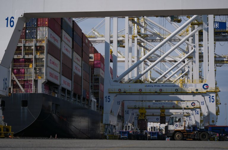 Grain, oil exports fuel record cargo volumes at Port of Vancouver | iNFOnews.ca