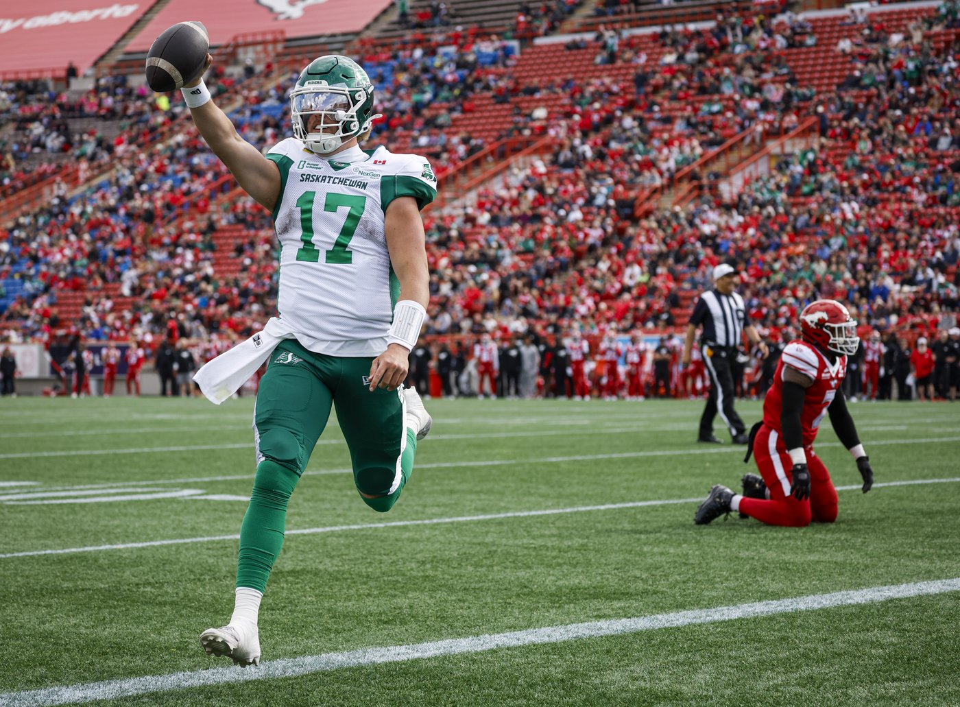 Roughriders fend off Stampeders' comeback and stiff wind at McMahon for 40-37 OT win | iNFOnews.ca Roughriders fend off Stampeders' comeback and stiff wind at McMahon for 40-37 OT win | iNFOnews.ca