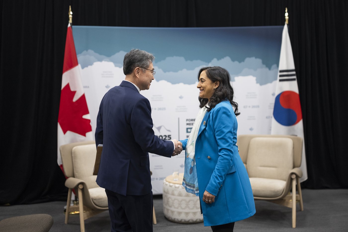 Canada signs a defence agreement with South Korea as it seeks to diversify trade | iNFOnews.ca