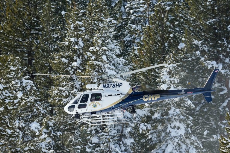 A helicopter heads into California’s Sierra Nevada as crews battle brutal conditions to recover 8 | iNFOnews.ca