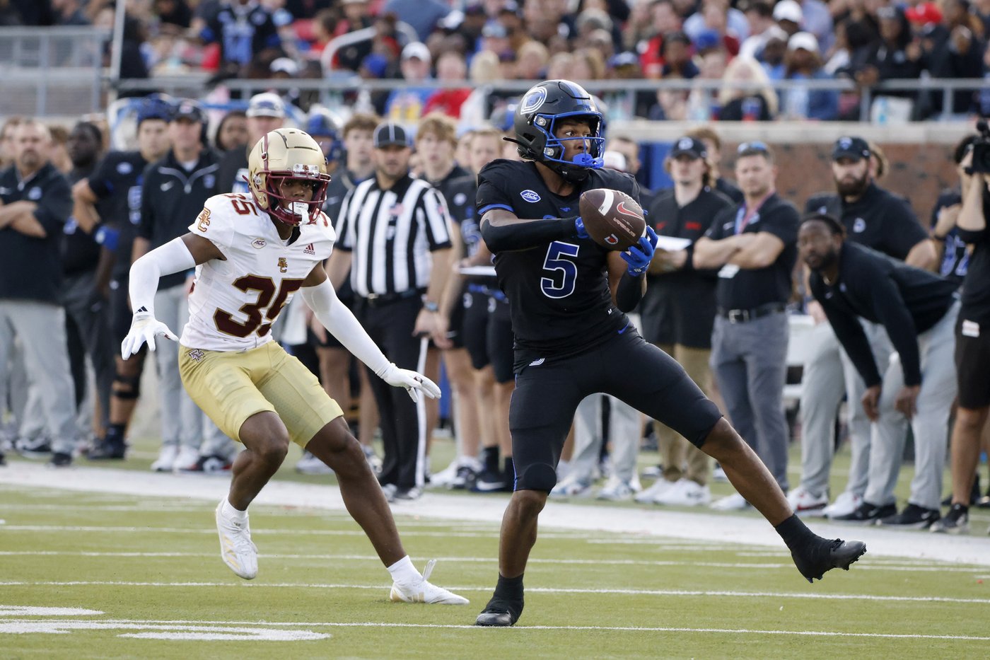No. 14 SMU moves closer to ACC title game by beating Boston College 38-28 for 7th win in a row | iNFOnews.ca No. 14 SMU moves closer to ACC title game by beating Boston College 38-28 for 7th win in a row | iNFOnews.ca