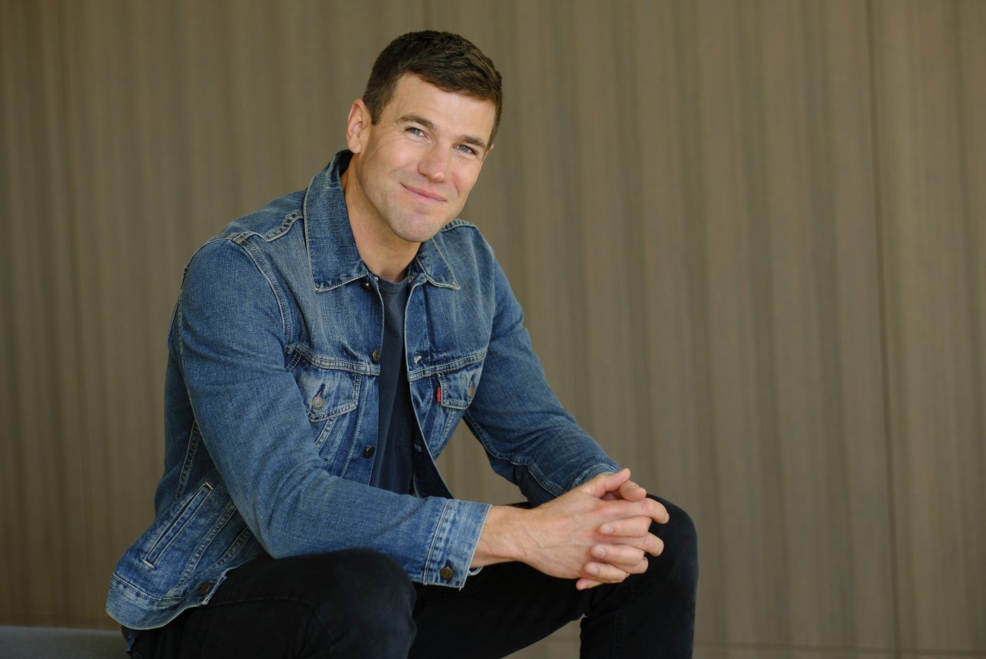 Austin Stowell is emotional about playing stoic Jethro Gibbs in 'NCIS: Origins' | iNFOnews.ca Austin Stowell is emotional about playing stoic Jethro Gibbs in 'NCIS: Origins' | iNFOnews.ca