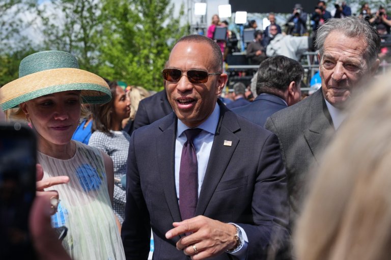 Democrats wrestle with race, populism and ideology in clashes with lawmakers of color | iNFOnews.ca