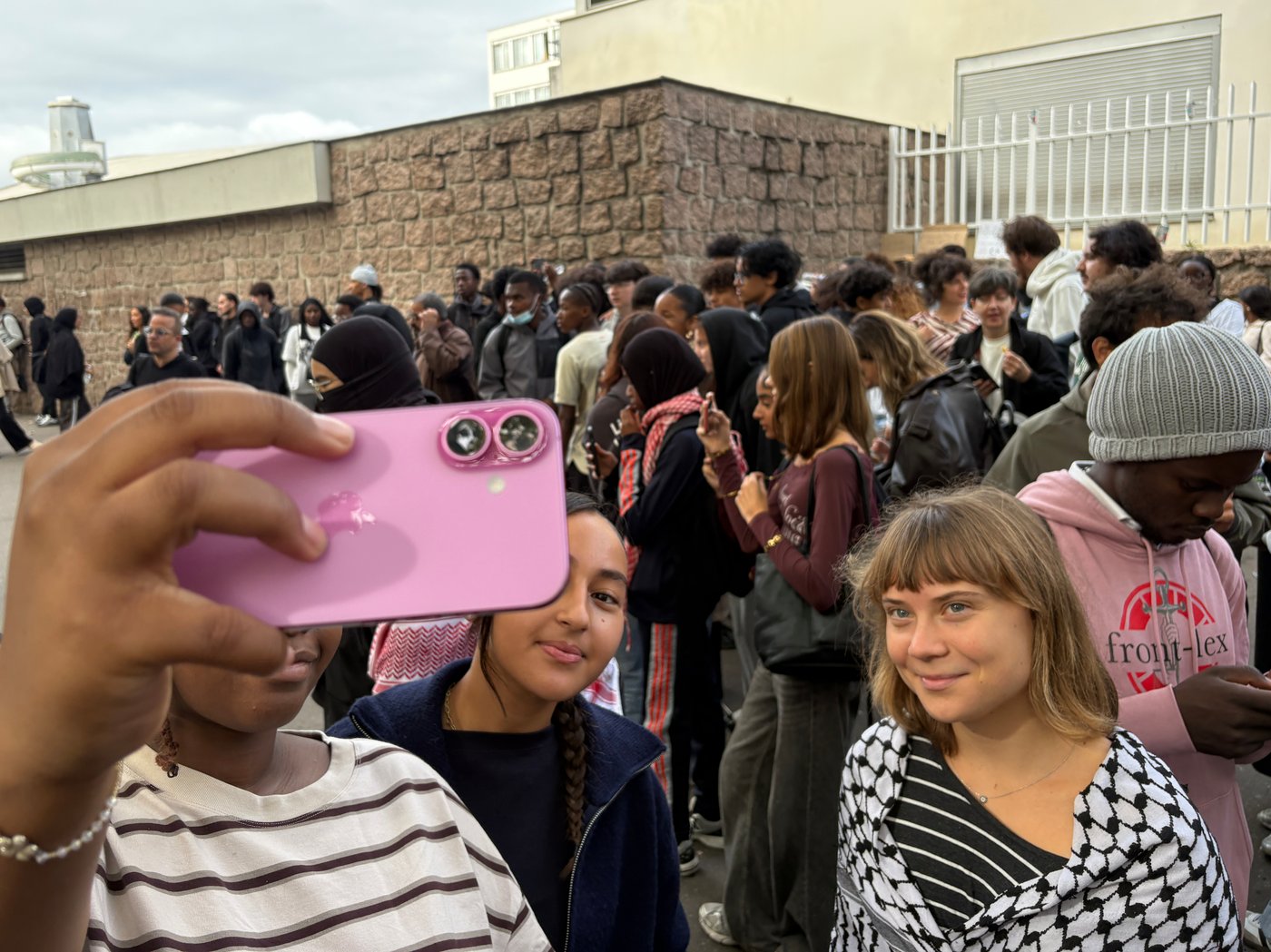 Greta Thunberg backs French high school protests over run-down schools | iNFOnews.ca Greta Thunberg backs French high school protests over run-down schools | iNFOnews.ca