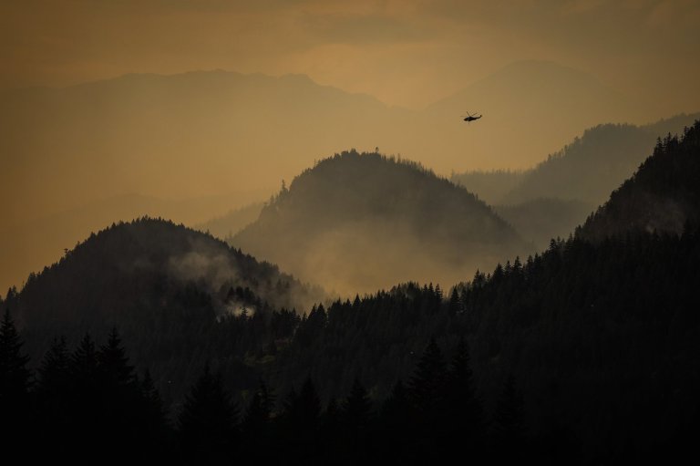 B.C. crews fight to prevent Brunswick wildfire from moving east toward Merritt | iNFOnews.ca